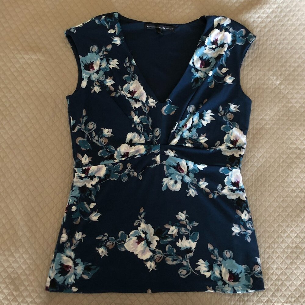 EUC 💜 White House Black Market Floral Sleeveless Blouse